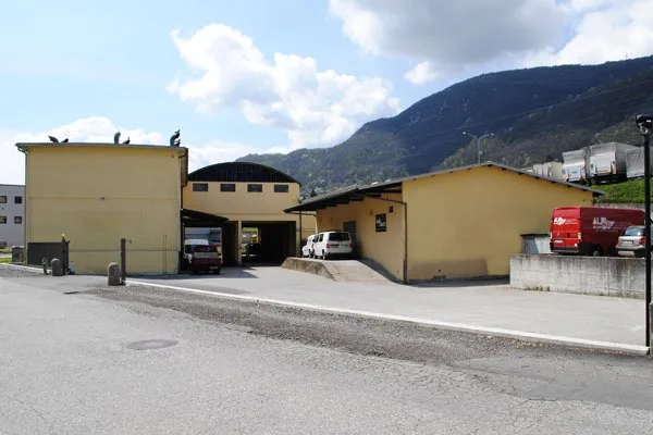BEDANO - SUPERFICE COMMERCIALE  / MAGAZZINO