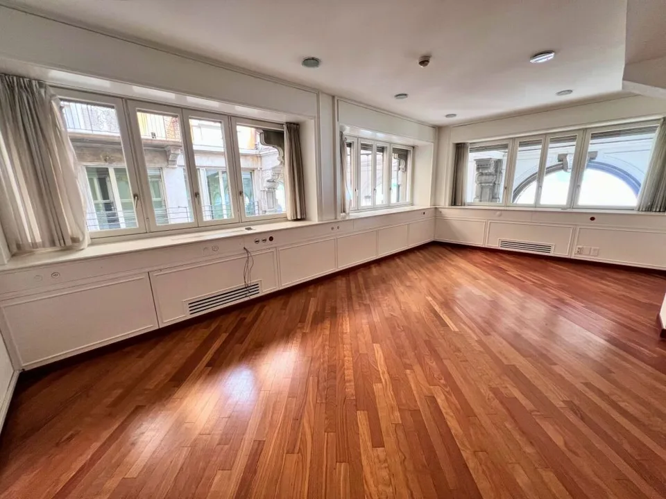 Office in one of the city's most prestigious and historic buildings