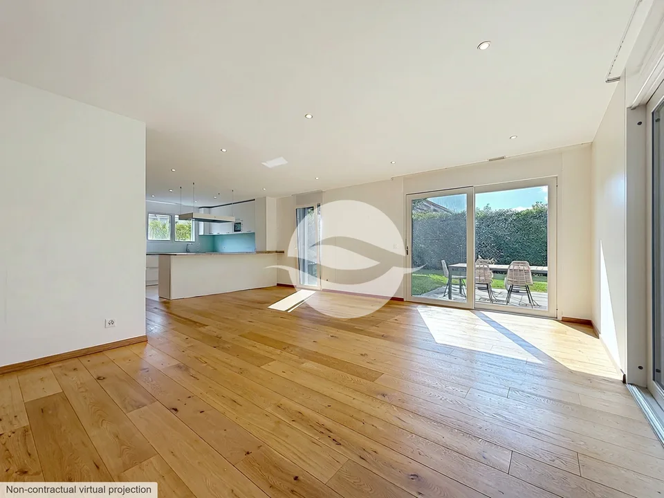 Beautiful semi-detached villa with garden