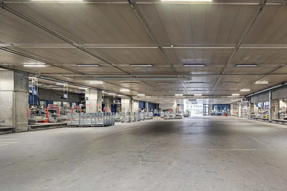 Vielfältig nutzbare Industrie- und Gewerbeflächen im Druckzentrum Zürich!
