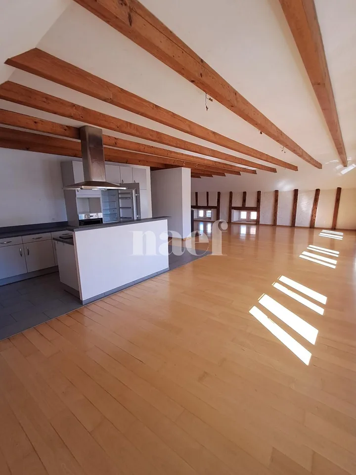 Schönes und großes helles 5-Zimmer-Wohnung