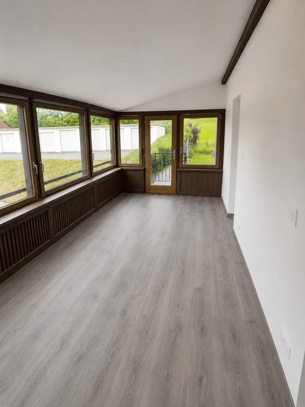 Großes Apartment mit 3 Räumen und Veranda mit Zugang zum Garten