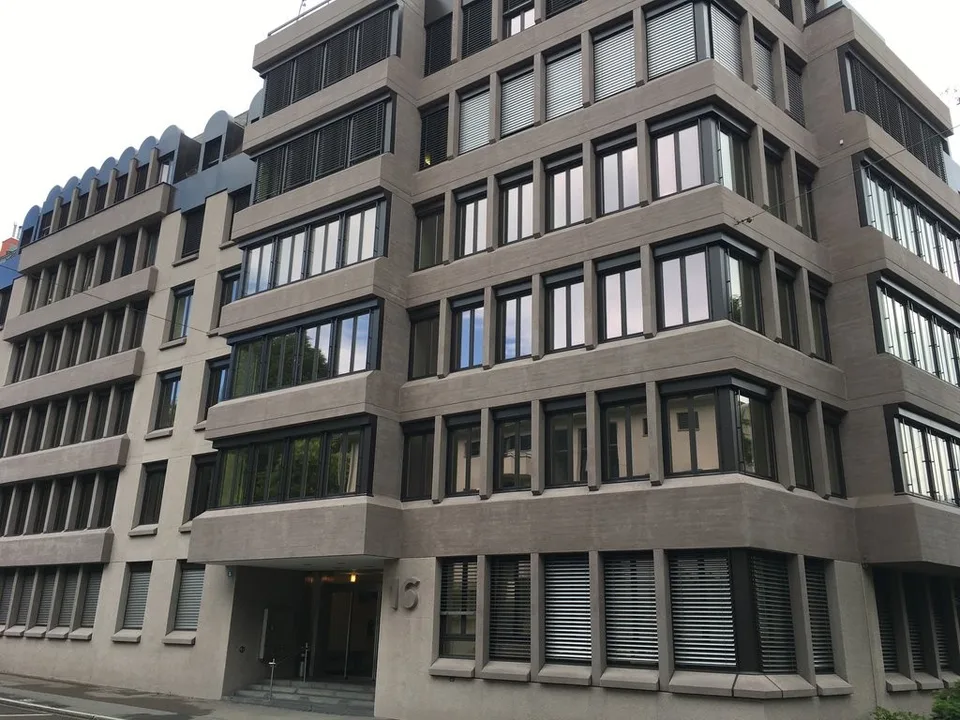 Kleinwagen Einstellplatz / Motorradplätze Nähe Zürich-Enge