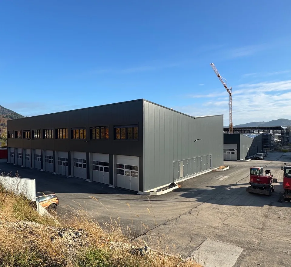 Nouveau bâtiment 2025 | Boîtes commerciales modernes à Wallbach