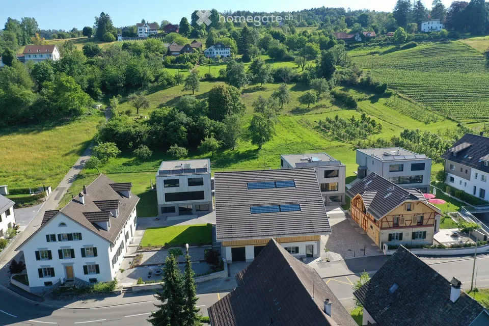 Exklusive 5.5 Zimmerwohnung mit Sicht auf See und Berge