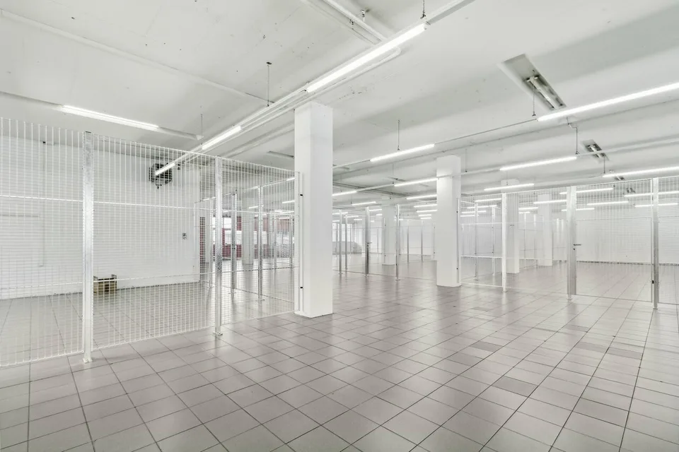 422m2 d'espace de stockage à emplacement idéal près de l'A14 – photo 8 sur 13