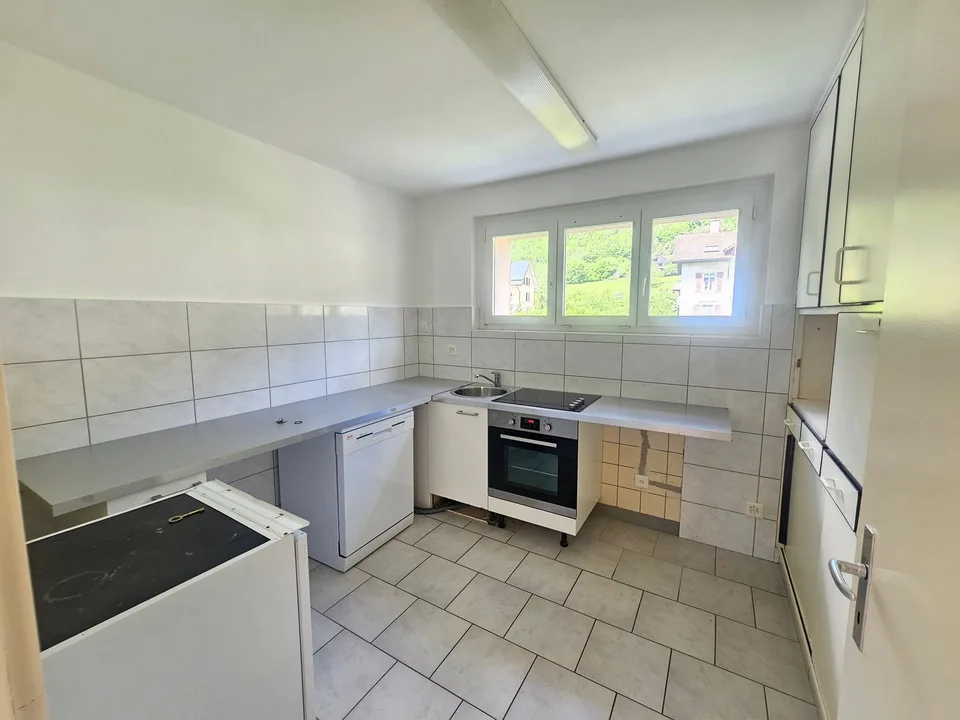Appartement 3 pièces lumineux à louer à Péry - entièrement rénové
