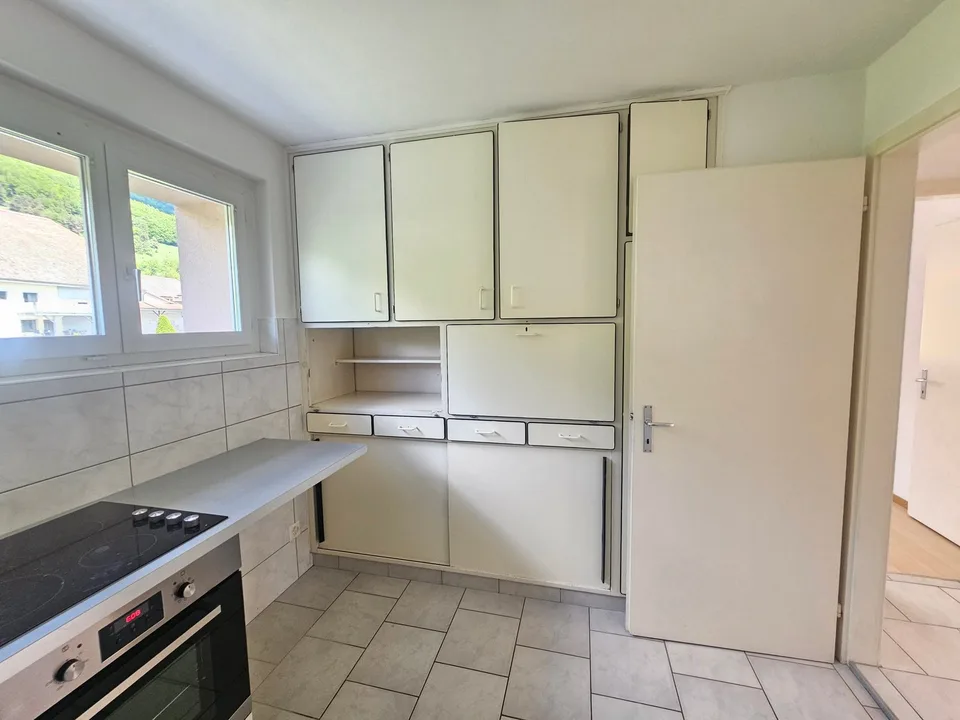 Appartamento di tre locali luminoso in affitto a Péry - completamente ristrutturato