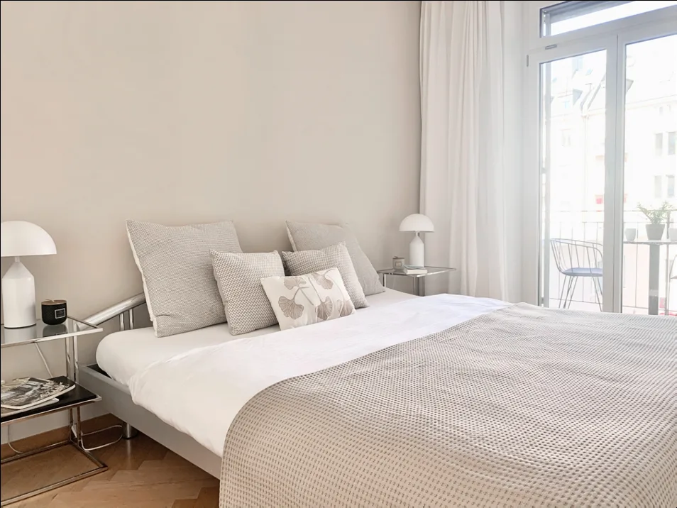 Stilvolle, möblierte 2.5-Zimmer-Wohnung mit Balkon an der Aemtlerstrasse in Zürich Wiedikon – Foto 6 von 14