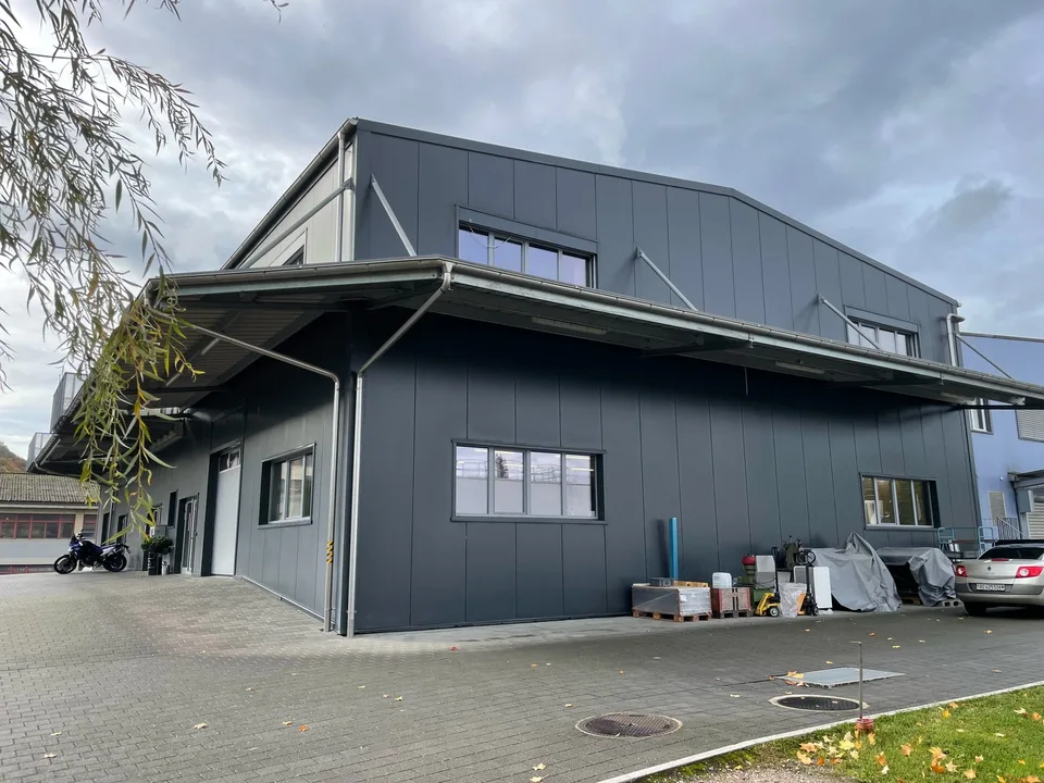 Helle 160 m² Lager-/Gewerbefläche in Siggenthal-Station