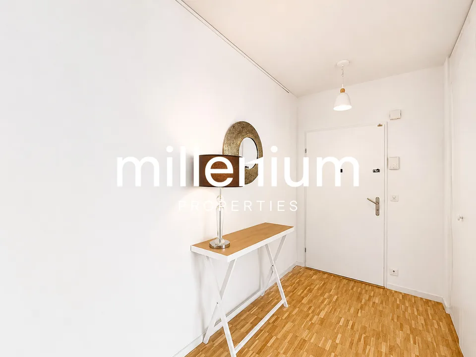 Prächtige 4-Zimmer-Wohnung mit Möbeln und atemberaubendem Blick auf den Rhein