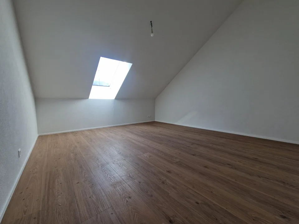 Geräumige 10.5-Zimmer-Wohnung mit Aufzug in Milvignes