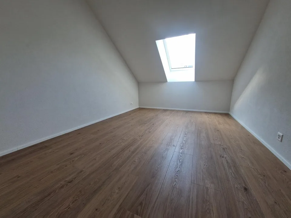 Geräumige 10.5-Zimmer-Wohnung mit Aufzug in Milvignes