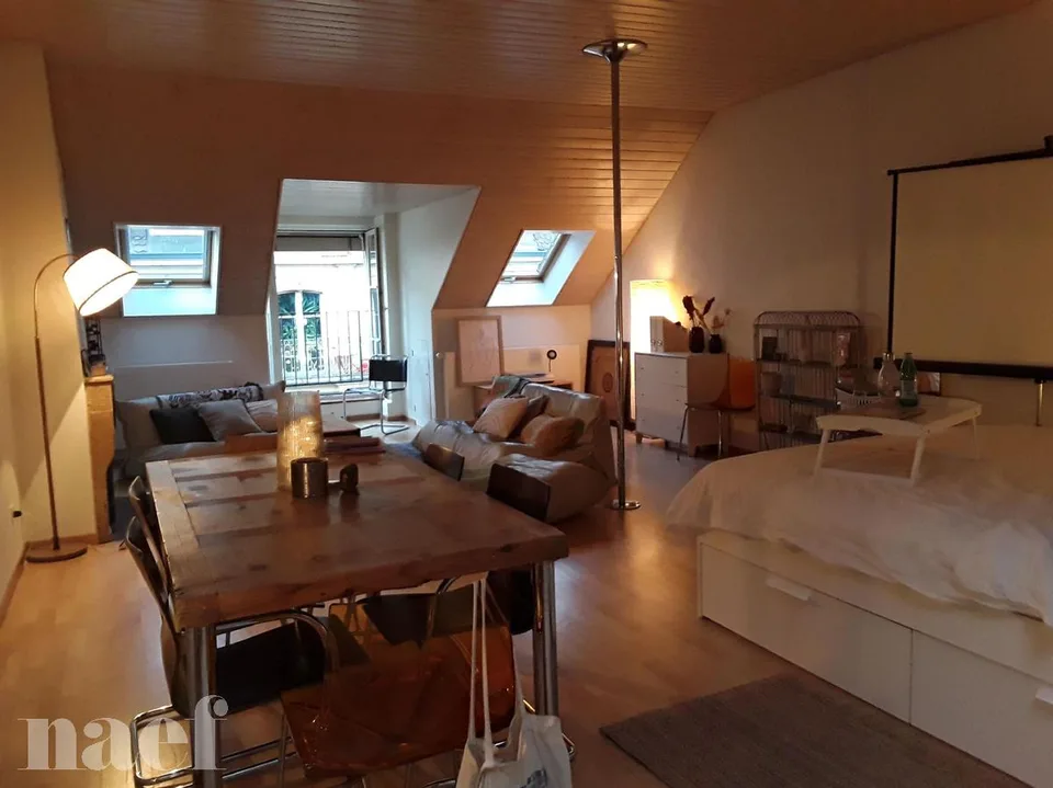 Monolocale situato in Rue de l'Hôpital 3-5 a Neuchâtel