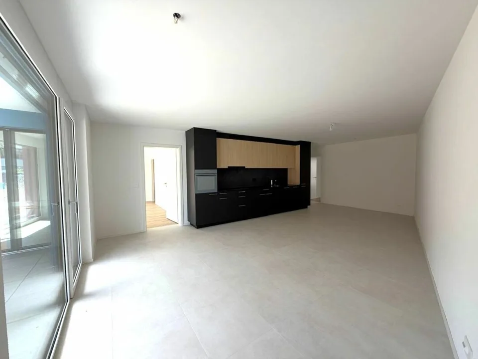 Villeret, prächtige 4.5-Zimmer-Wohnung mit Terrasse und eigenem Garten