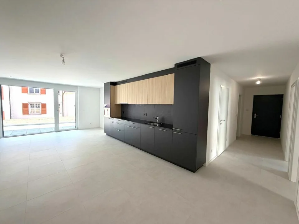 Villeret, splendide appartement de 4.5 pièces avec terrasse et jardin privatif