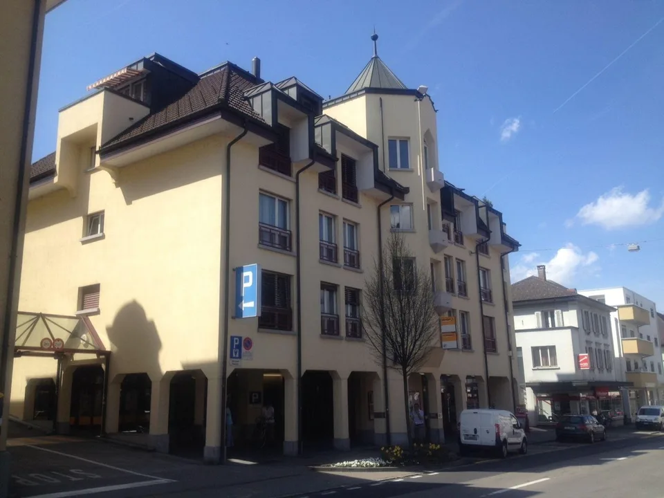 Schaukasten beim Postgebäude Hochdorf