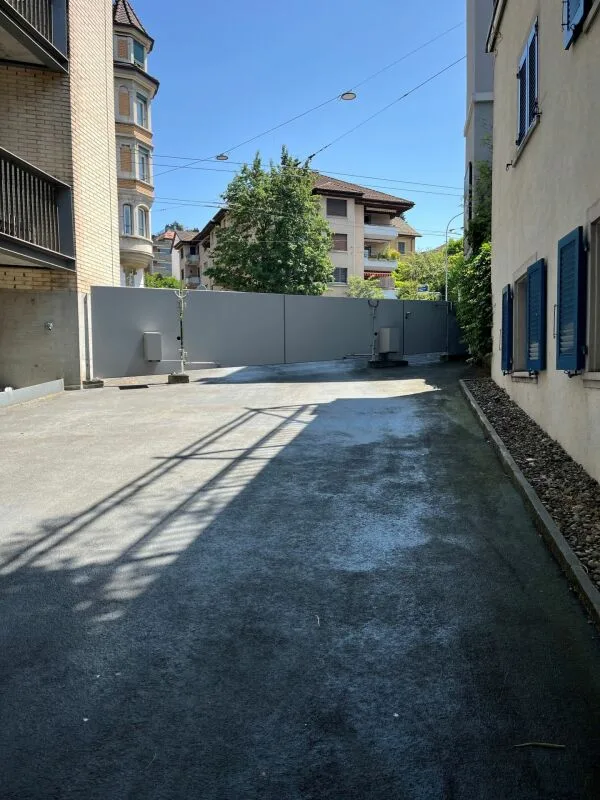 Place de stationnement pour voiture centrale à proximité immédiate du Rigiplatz