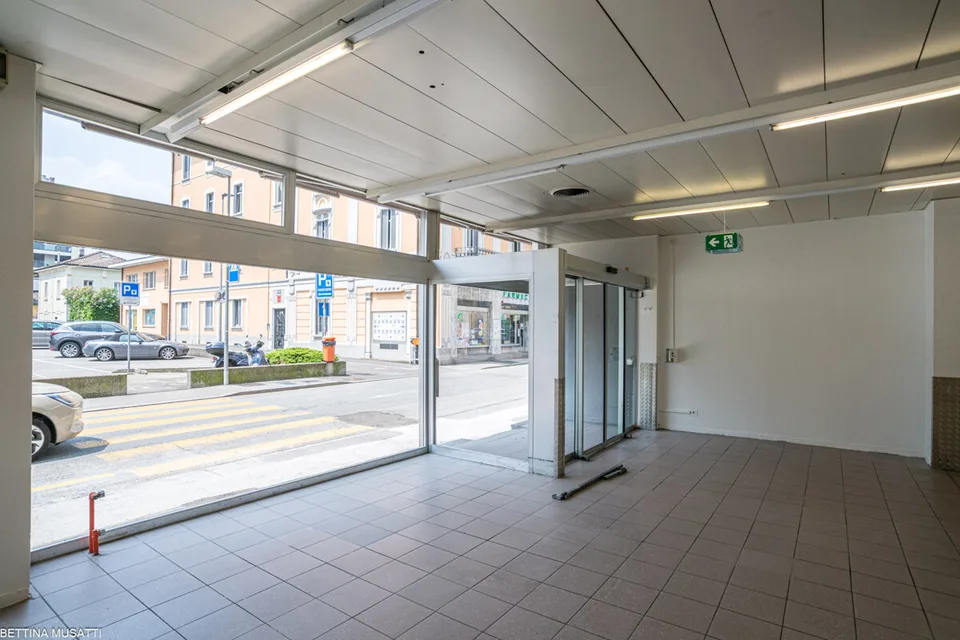 CHIASSO - ESPACE COMMERCIAL VOTRE PROCHAIN BUSINESS COMMENCE ICI