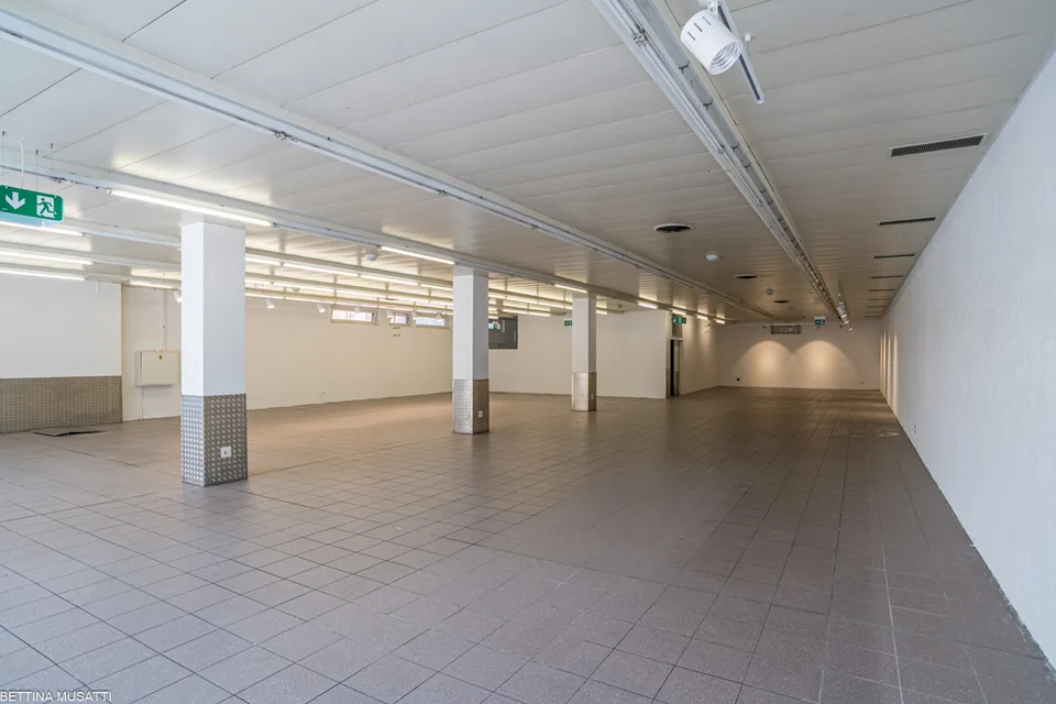 CHIASSO - ESPACE COMMERCIAL VOTRE PROCHAIN BUSINESS COMMENCE ICI