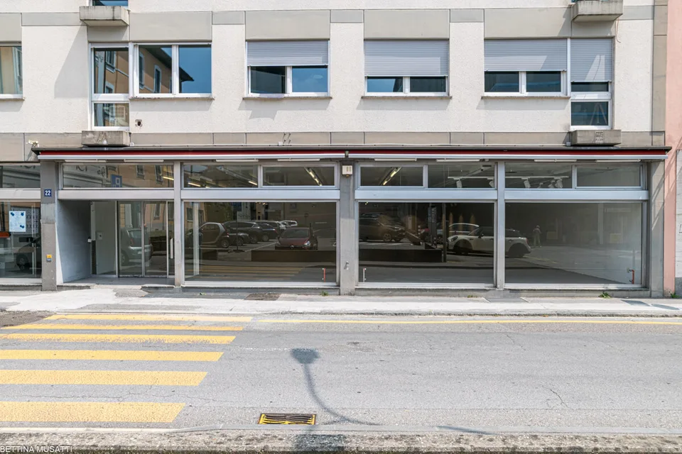 CHIASSO - SPAZIO COMMERCIALE IL TUO PROSSIMO BUSINESS INIZIA DA QUI – foto 12 di 12