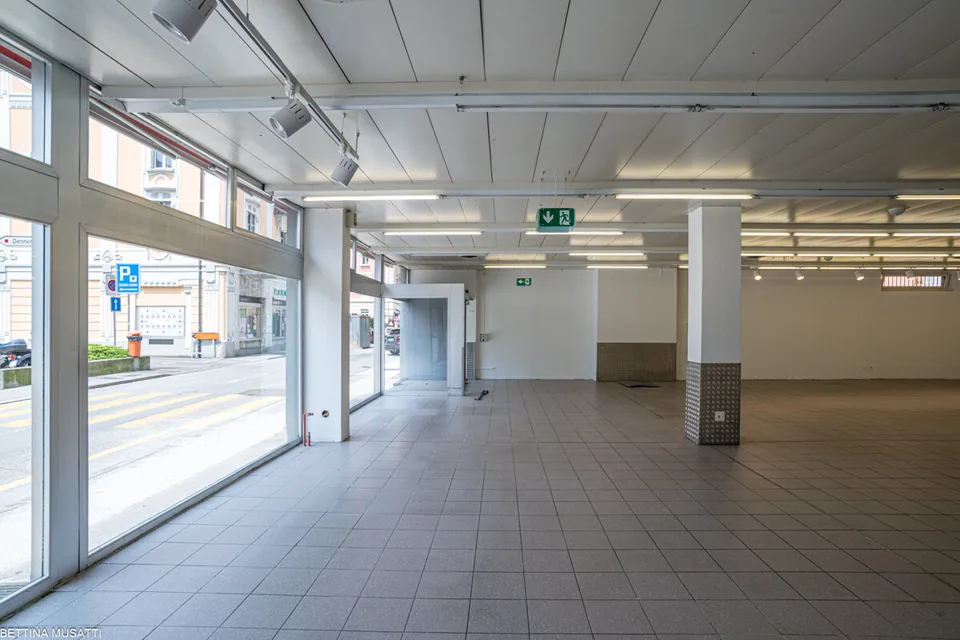 CHIASSO - ESPACE COMMERCIAL VOTRE PROCHAIN BUSINESS COMMENCE ICI
