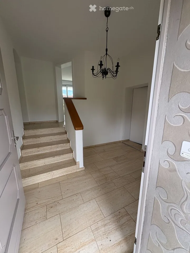 Herrschaftliches 6.5-Zimmer-Anwesen mit Garage, Geräte-/Hobby-Gebäude und grossem Garten in Dorf ZH