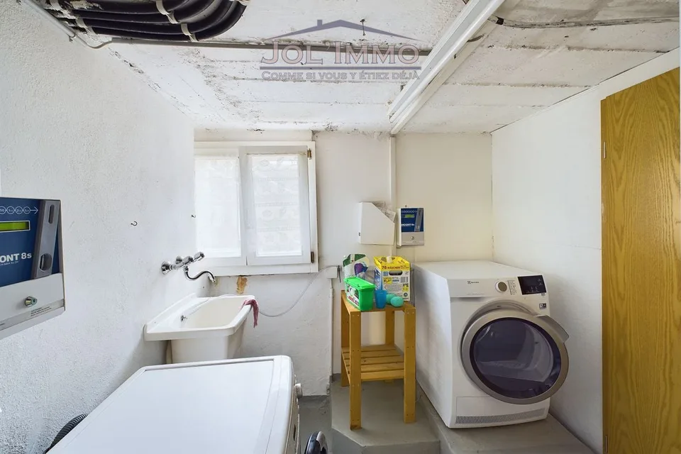 Appartement de 3,5 pièces au 2ème étage avec entrée séparée
