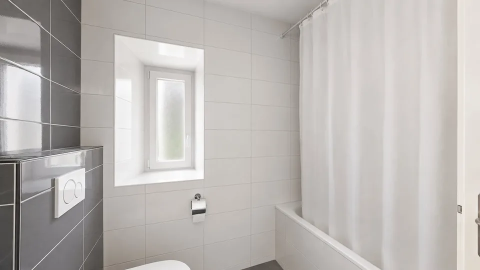 Bello appartamento di 4 locali con stufa svedese e ampio balcone in un quartiere molto tranquillo – foto 10 di 11
