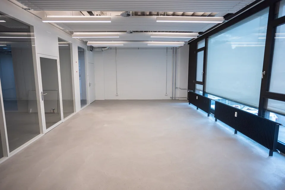 Moderne Büroflächen in attraktivem Umfeld: 300 - 470m2 (für 30-53 APs)