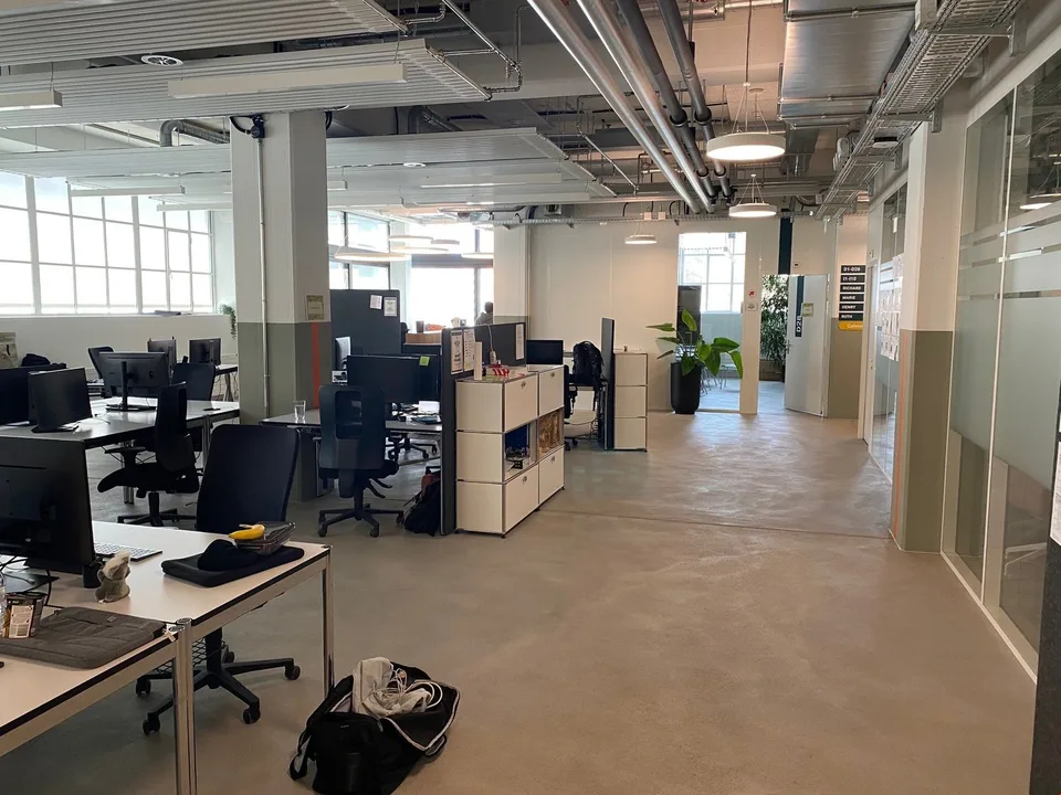 Moderne Büroflächen in attraktivem Umfeld: 300 - 470m2 (für 30-53 APs)