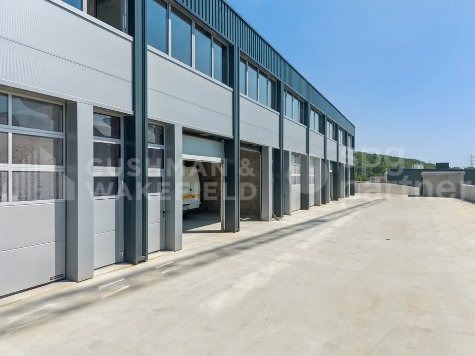 Neue Handwerksboxen in Duplex ab 108 m² - SATIGNY (Bois-de-Bay)