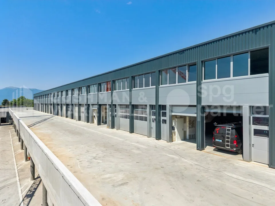 Neue Handwerksboxen in Duplex ab 108 m² - SATIGNY (Bois-de-Bay)