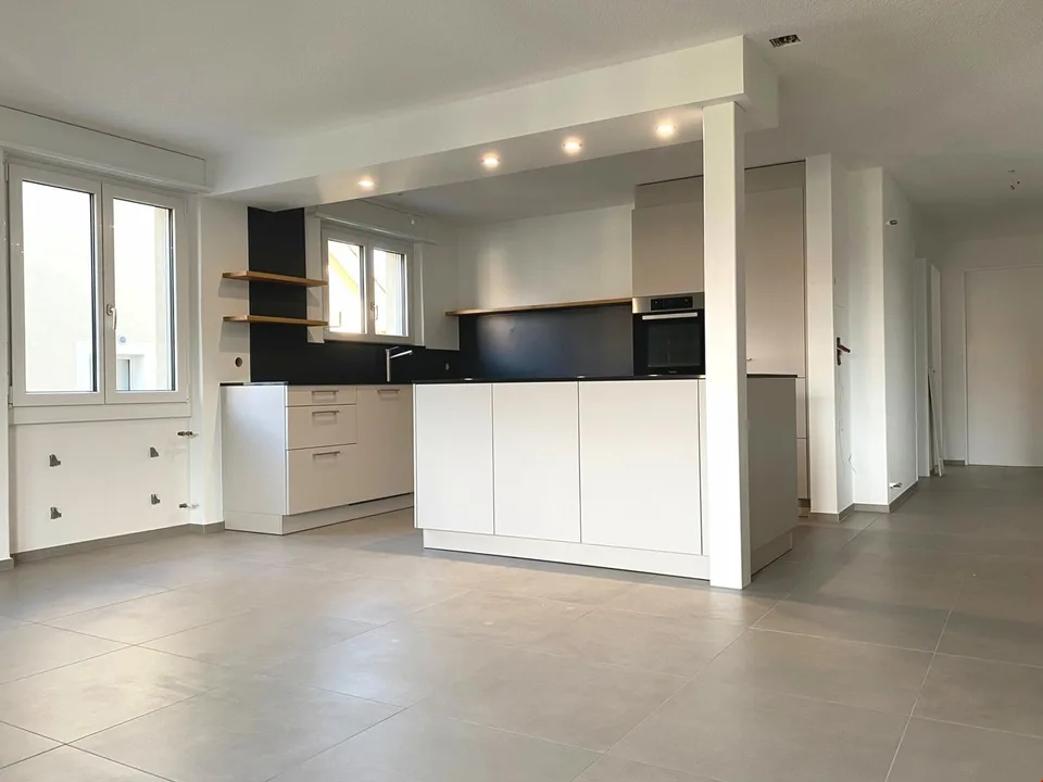 Modern wohnen an zentraler Lage – komplett sanierte 4.5-Zimmerwohnung