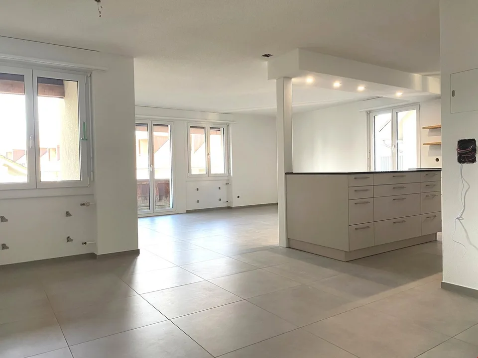 Modern wohnen an zentraler Lage – komplett sanierte 4.5-Zimmerwohnung