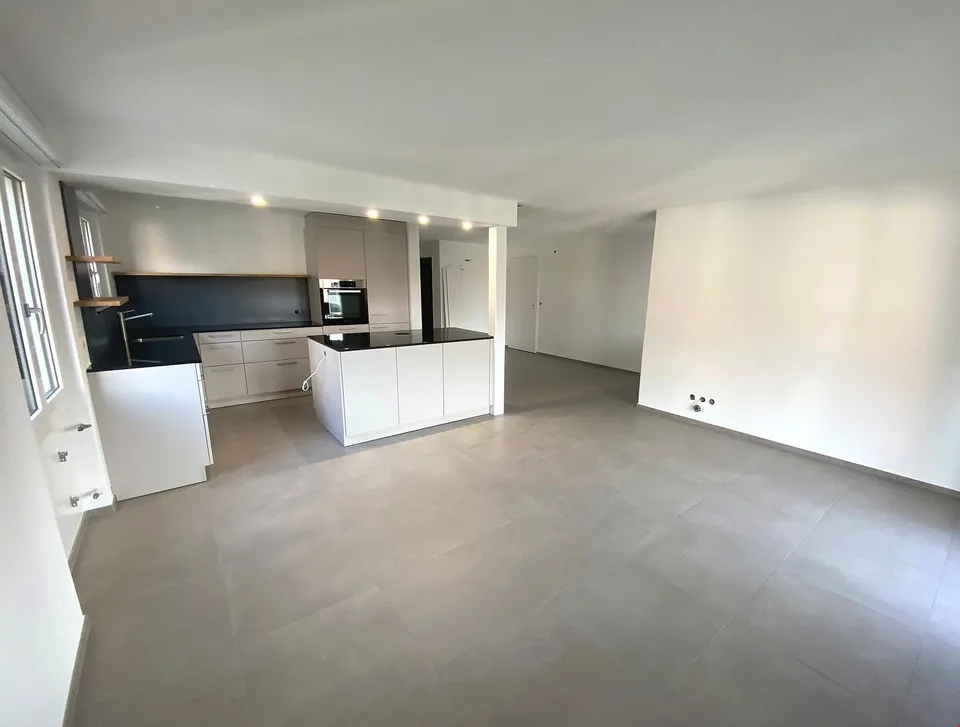 Modern wohnen an zentraler Lage – komplett sanierte 4.5-Zimmerwohnung
