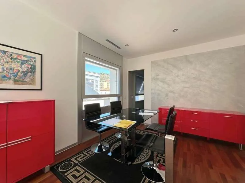 Bureau moderne au cœur de Paradiso - Formule « tout compris »