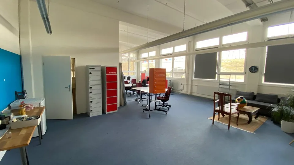 Espace de bureau/commercial 100 m2 (Utilisation intérimaire)