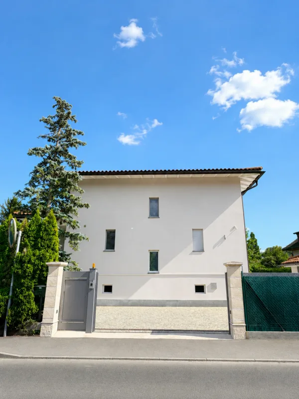 Elegant & Spacious 7-Room Villa in Chambésy