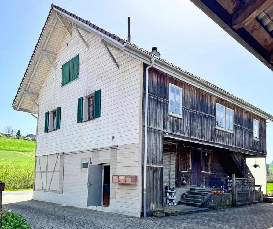 Casa a più generazioni o bifamiliare con spazio per tutto!
