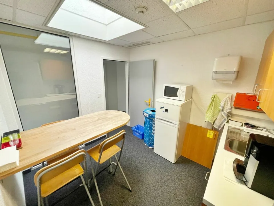 Büro _ Lager _ DDP _ Crissier