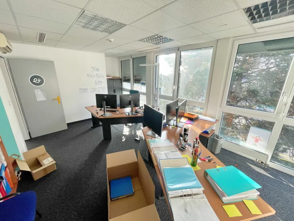 Büro _ Lager _ DDP _ Crissier