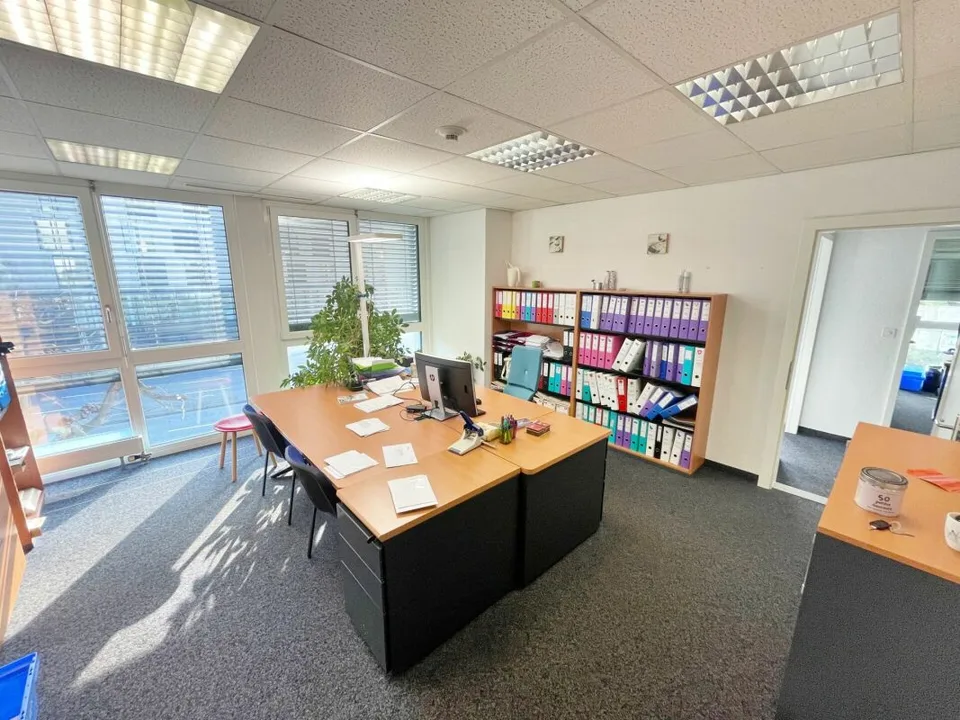 Büro _ Lager _ DDP _ Crissier