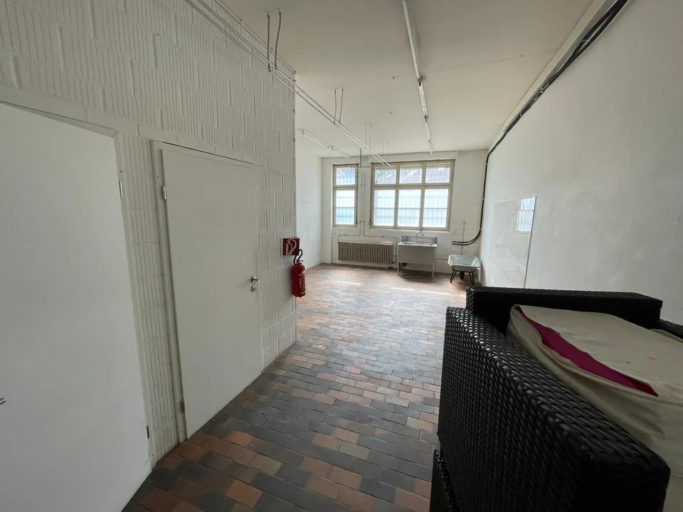 Maison d'habitation et de commerce dans un excellent emplacement – photo 6 sur 12