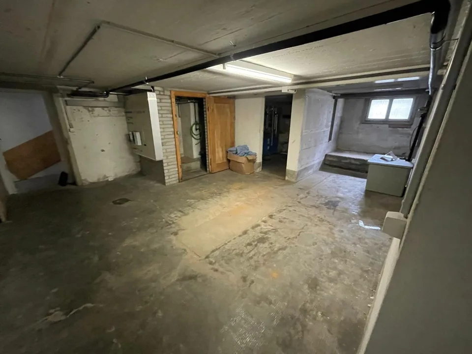 Maison d'habitation et de commerce dans un excellent emplacement – photo 7 sur 12