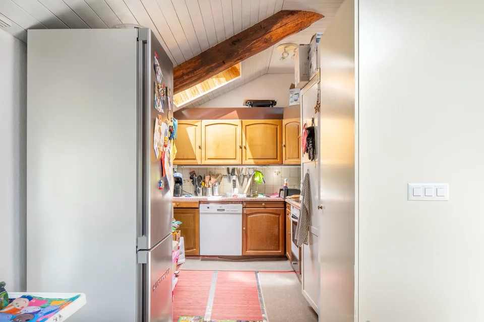 4,5-Zimmer-Mansardenwohnung - Sichtbare Balken, Terrakotta, hohe Decken – Foto 7 von 25