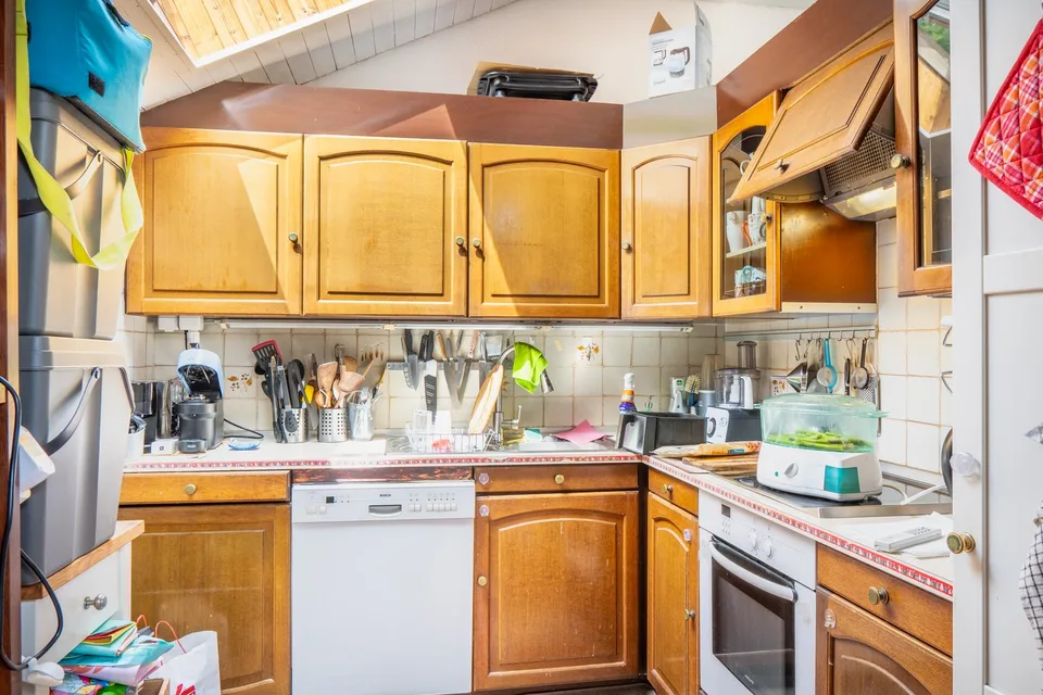 4,5-Zimmer-Mansardenwohnung - Sichtbare Balken, Terrakotta, hohe Decken – Foto 8 von 25