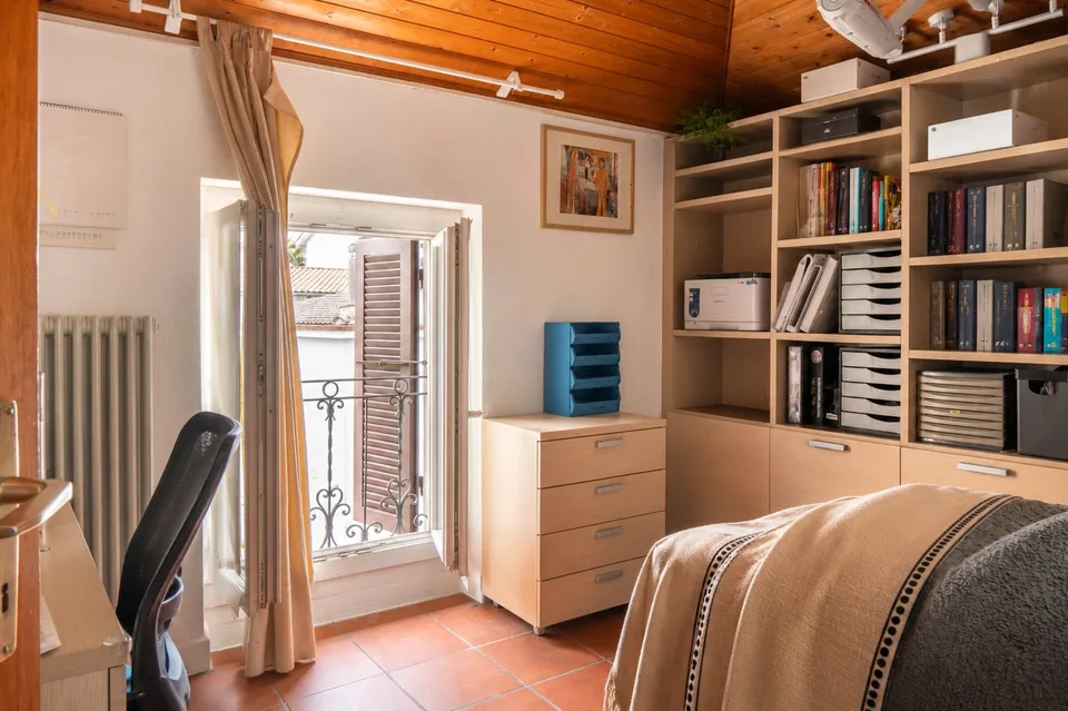 4,5-Zimmer-Mansardenwohnung - Sichtbare Balken, Terrakotta, hohe Decken – Foto 16 von 25