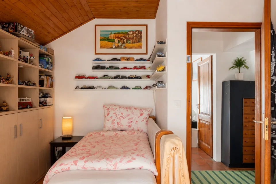 4,5-Zimmer-Mansardenwohnung - Sichtbare Balken, Terrakotta, hohe Decken – Foto 17 von 25