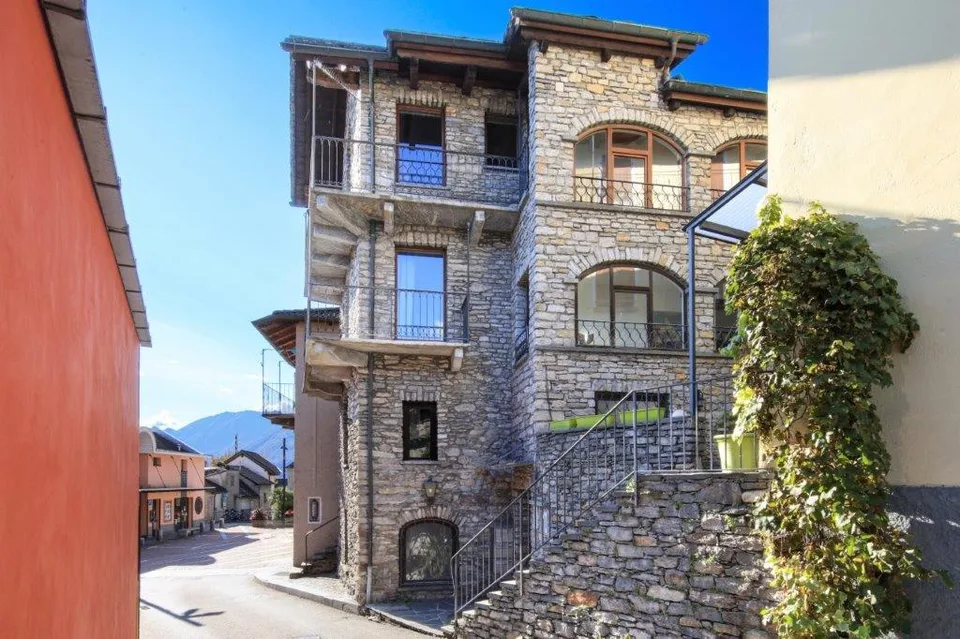 Affascinante appartamento storico con vista panoramica a Brione sopra Minusio